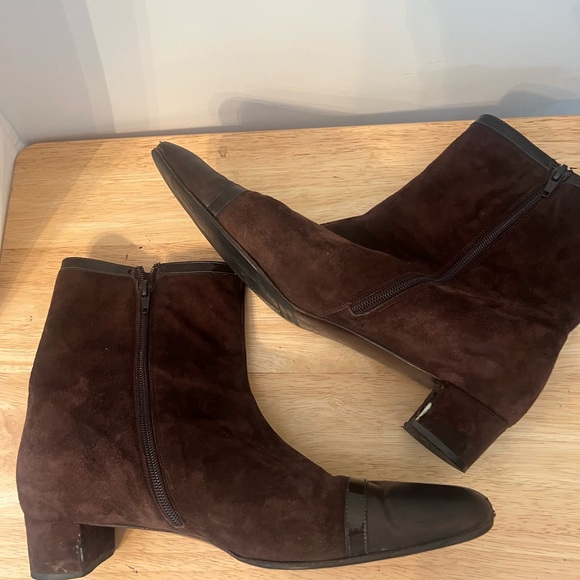 Salvatore Ferragamo Brown Suede Ankle Boots vintage’s - Picture 10 of 14